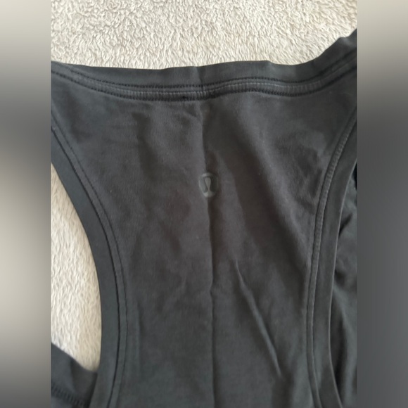 lululemon tank top size 8 - Picture 3 of 3